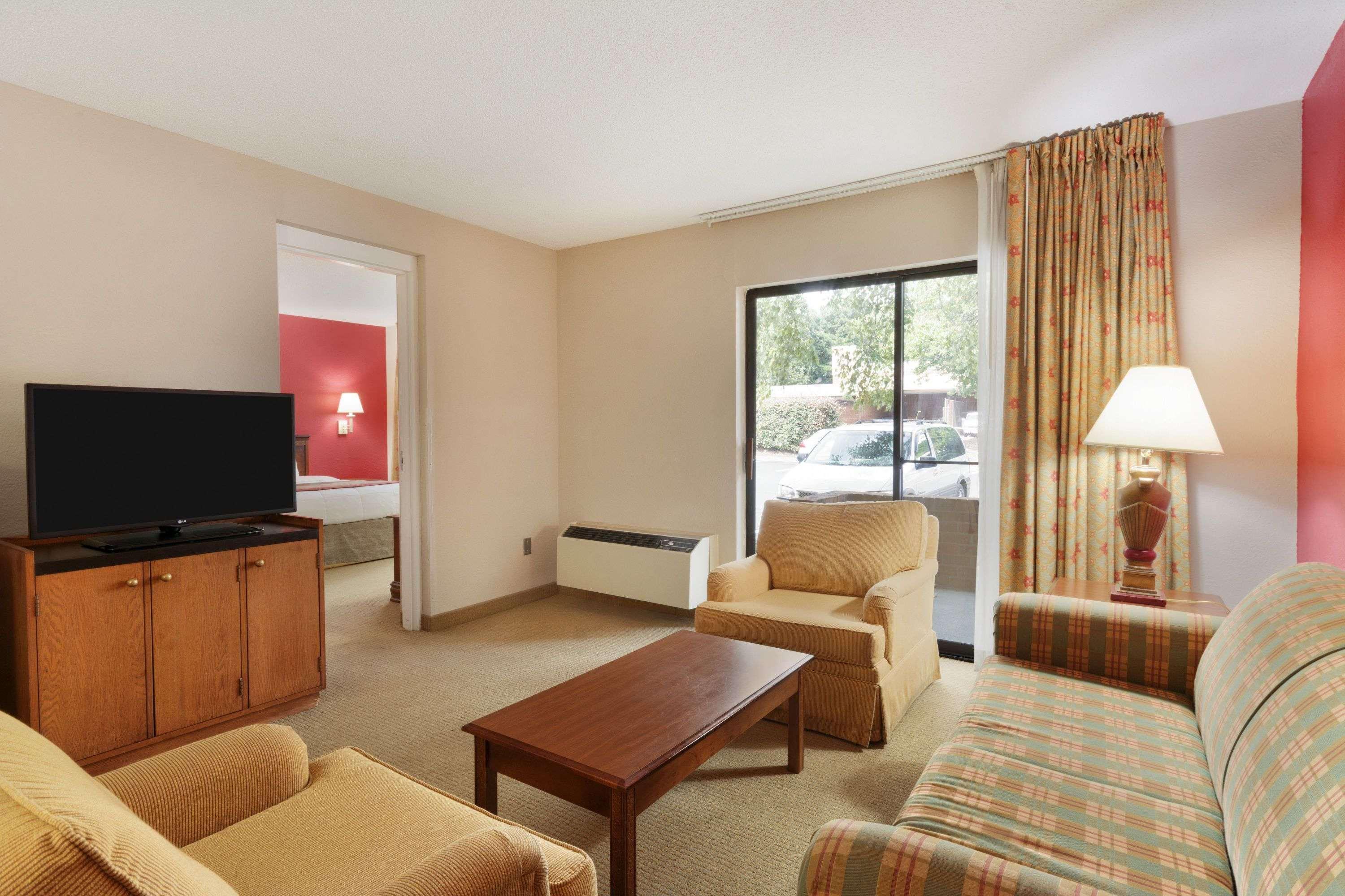 Hotel Ramada By Wyndham Raleigh Zewnętrze zdjęcie