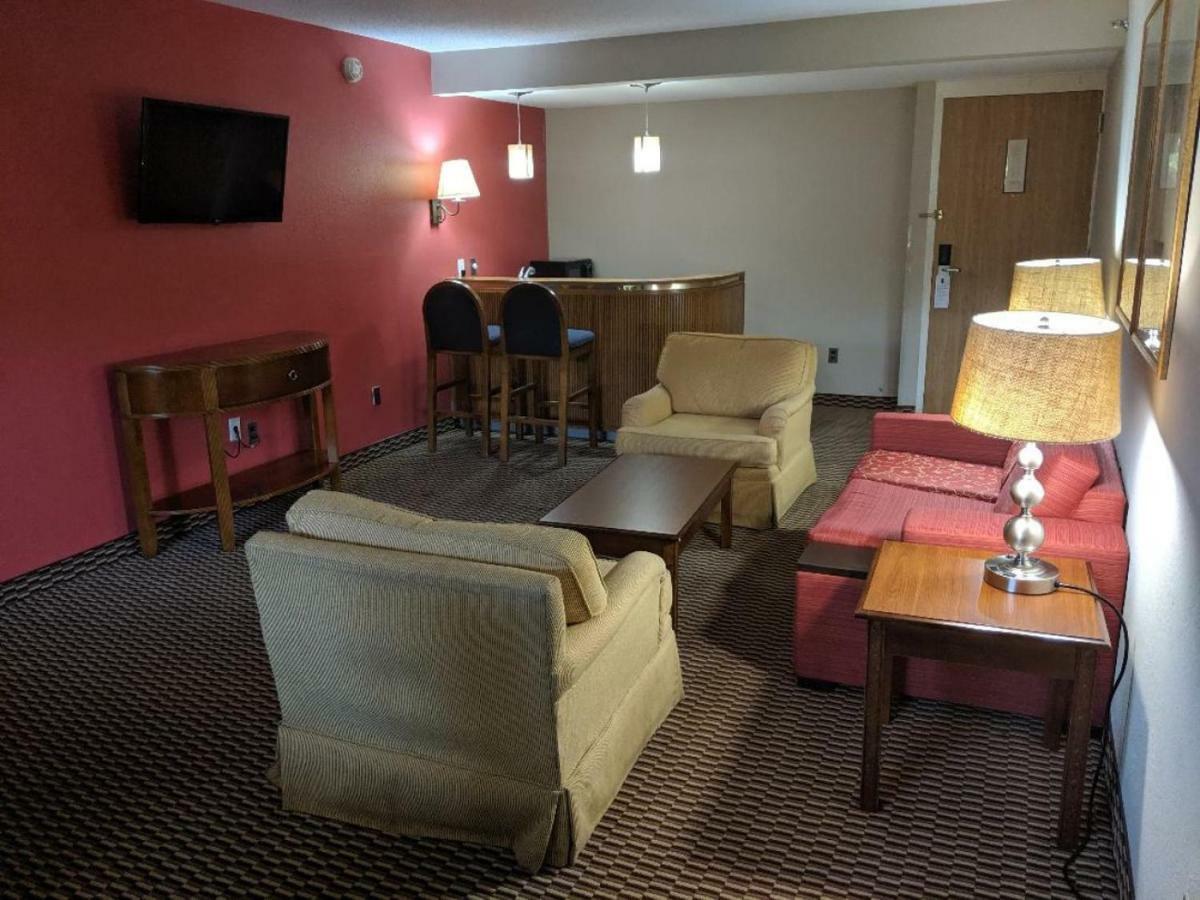 Hotel Ramada By Wyndham Raleigh Zewnętrze zdjęcie