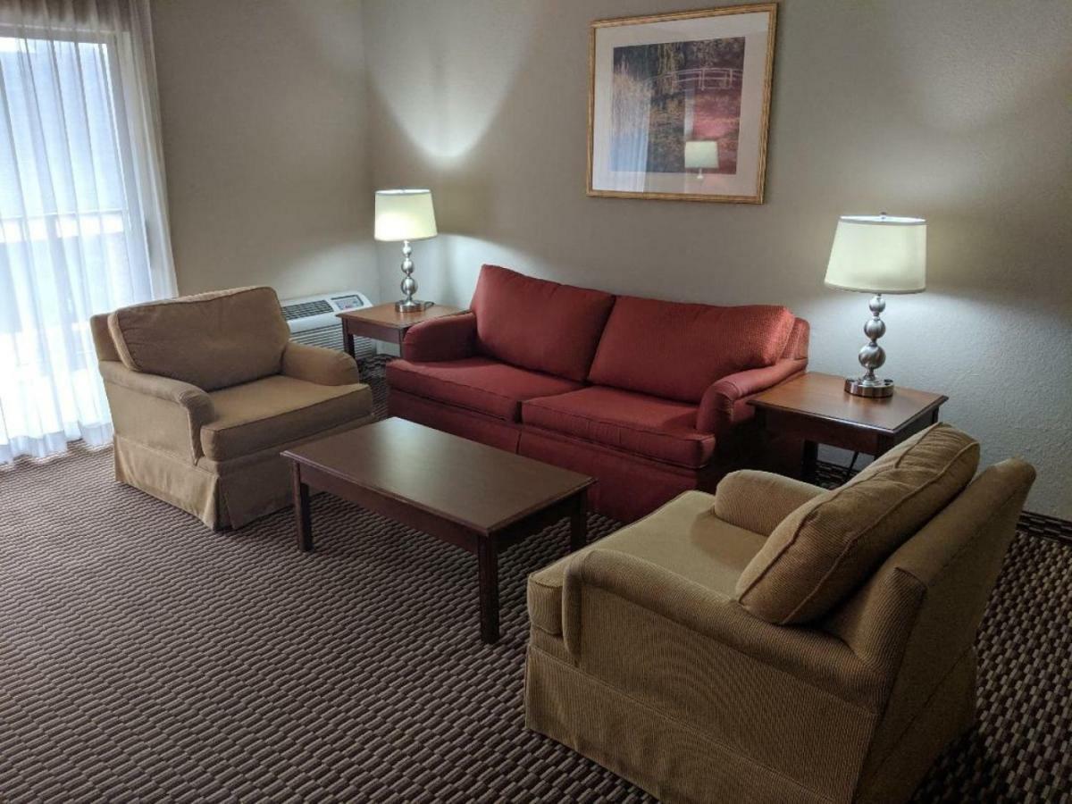 Hotel Ramada By Wyndham Raleigh Zewnętrze zdjęcie